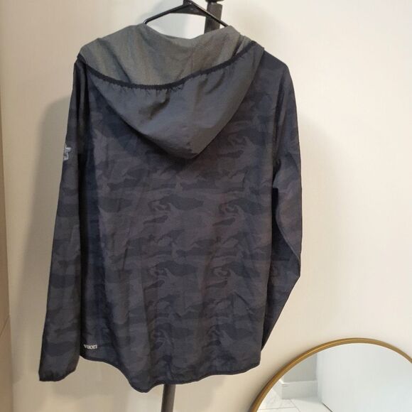 Vuori Men's Outdoor Trainer Jacket Shell  V512 Large logo embossed New - Picture 6 of 9